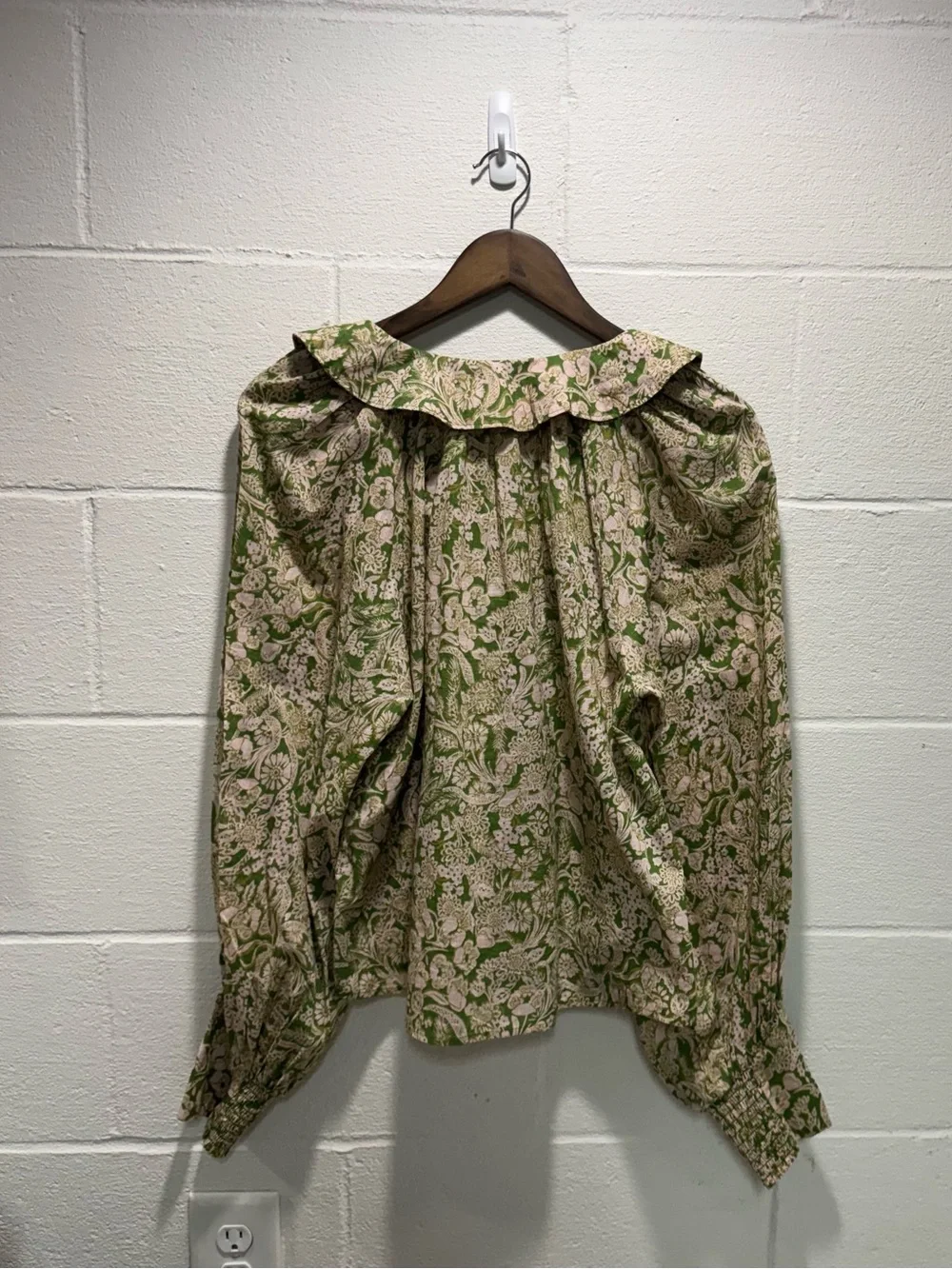 Anthropologie Green Floral Puff Sleeve Peasant Blouse M